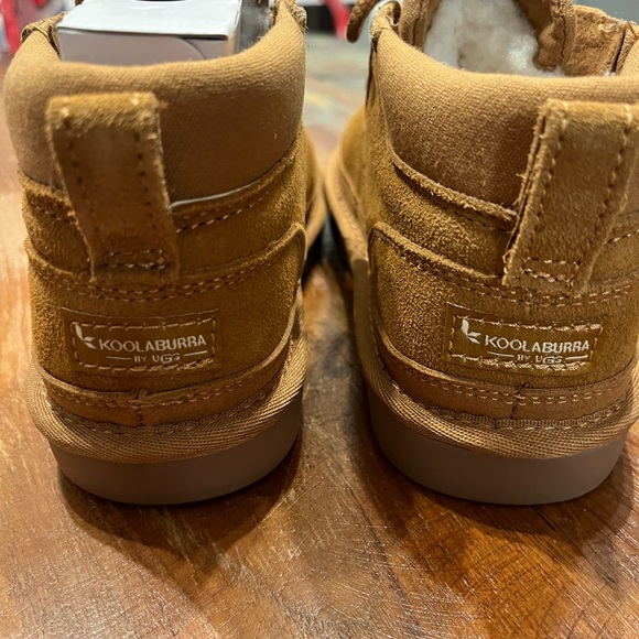 New in Box Kids Advay Koolaburra by UGG Boots - Picture 3 of 7